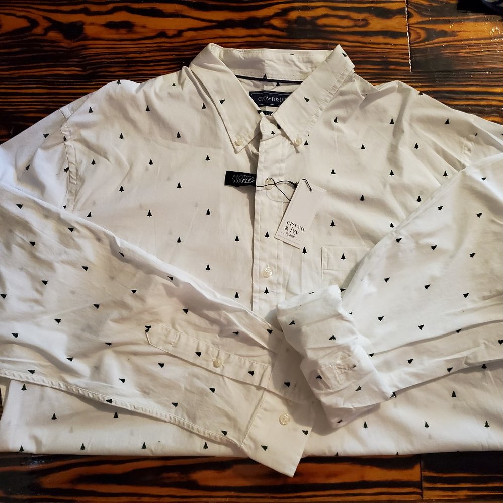 NWT/ Crown & Ivy Family Button-Down Dress Shirt